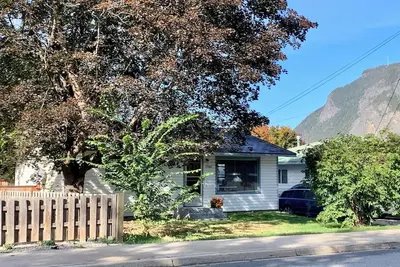 Image de Charming pet friendly 2-bedroom family home in Canoe with WiFi and Ac 🏳️🌈🏳️⚧️🇺🇦☮️