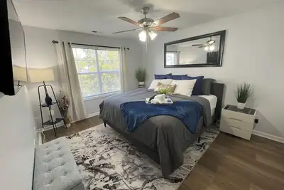 Image de Incredible 3br w/King beds, pool, and playground