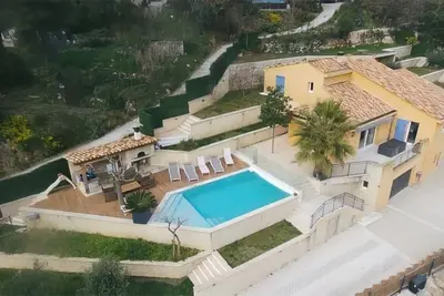 La patchoulie\nBelle villa familiale avec vue mer, piscine et jacuzzi