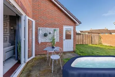 Image de The Maidstone Detached Boutique Getaway | Hot Tub | Parking