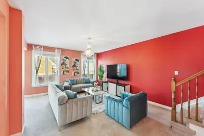 Image de Luxury 4br Home | Sleeps 8 | Private & Near Shops in Ottawa