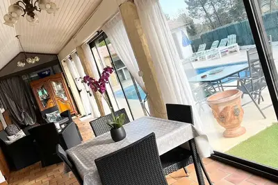 Image de Magnifique maison pool house dans un écrin de verdure