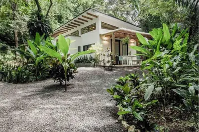 Image de Stunning Jungle Home in K-Section - walking distance to Playa Guiones