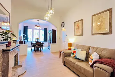 Image de Elegant city escape with terrace