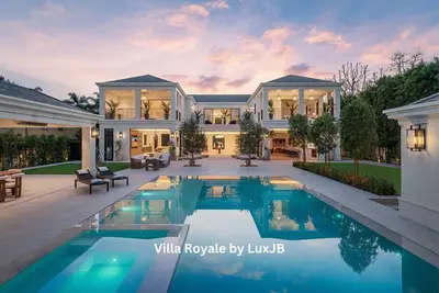 Image de Villa Royale by LuxJB 🏆 9 Bdr Mansion w Pickleball Basketball Court & Mini Golf