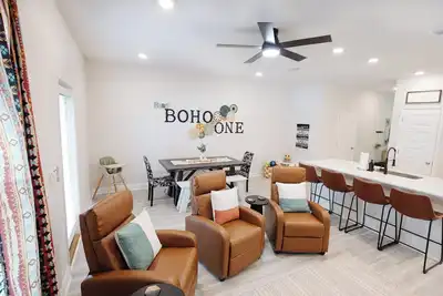 Image de Beach Boho One New Townhome! ! ! Fully redone, a designer slice of Heaven! !