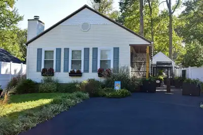 Image de Cozy Cottage By The Beach-Pet Friendly