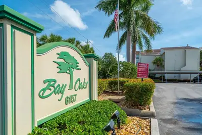 Image de Bay Oaks E-12