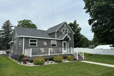 Image de Beautiful modern farmhouse close to Lake Michigan and Frankfort, A\/C, sleeps 8