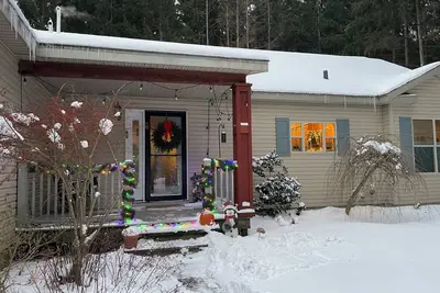 Image de Cozy home in the pines & minutes from Ludington’s pristine Lake Michigan beaches
