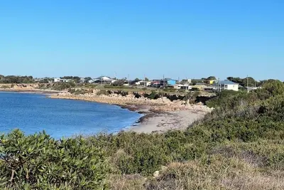 Image de Seaside shack on the empty beachfront remote, only 12 mins from Yorktown.