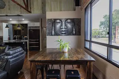 Image de Modern Cbd Apartment | Stylish