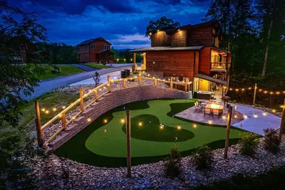 Image de Sierra Cascades – Family-Friendly Cabin w/ Pool!
