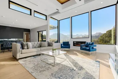 Image de Hollywood Hills Newly-Constructed Luxury w\/ Views