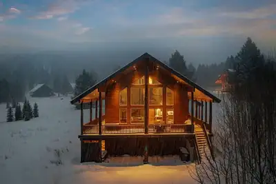 Image de 12 Mi 2 Yellowstone-Ac-Hot tub-Alaskan Moose Lodge
