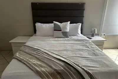 Image de Experience Comfort & Style in This Cozy 2-Bedroom Apartment in Pretoria!