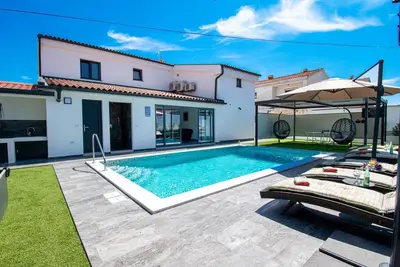 Image de Maison de vacances Medulin pour 1 - 9 personnes avec 4 chambres à coucher - Maison de vacances