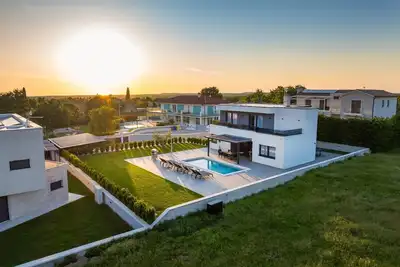 Image de Maison de vacances Svetvinčenat pour 1 - 10 personnes avec 4 chambres à coucher - Maison de vacances