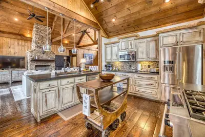 Image de Dream Point - Lake front, dog friendly, hot tub