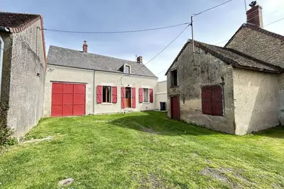 Image de La jolie maison face au château d'Argy