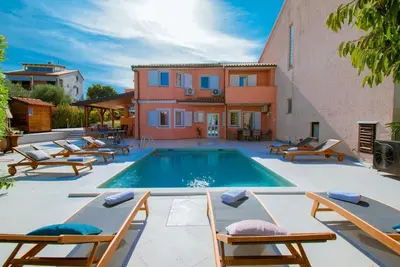 Image de Maison de vacances Pula pour 1 - 14 personnes avec 5 chambres à coucher - Maison de vacances