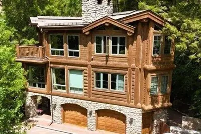 Image de Diamond Creek: Luxury retreat at Warm Springs