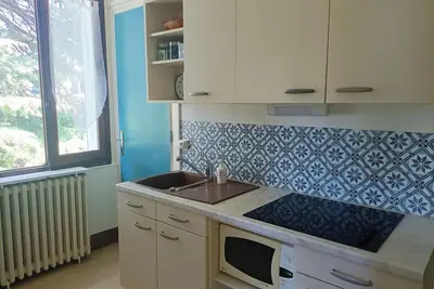 Image de Studio au calme au 1er étage d'une maison près du parc de Verdure.