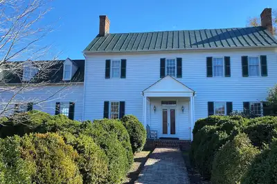 Image de Beautifully renovated 1780 historic estate and horse farm