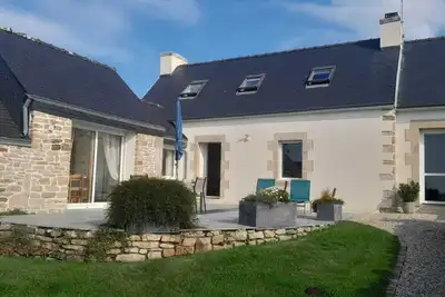 Image de Les Hortensias de papy. Maison de vacances au cœur de la baie d'Audierne. Vue mer