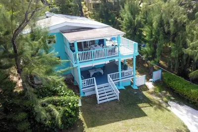 Lorraine Unit A-Beautiful 3 Bedroom Beach Apartment in Cattlewash St. Joseph