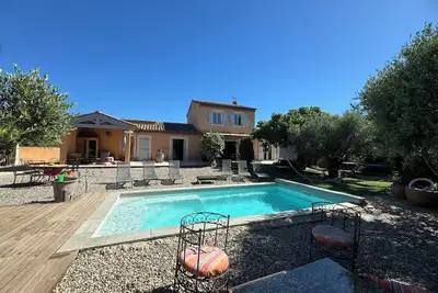Image de Maison climatisée avec piscine, à 6 km de la mer au calme.