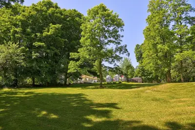 Image de The Carriage House -2-bedroom house w/ Saltwater Heated Pool, WiFi, Ac in Amenia