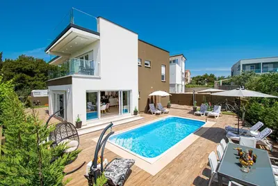 Image de Maison de vacances Peroj pour 1 - 9 personnes avec 4 chambres à coucher - Maison de vacances