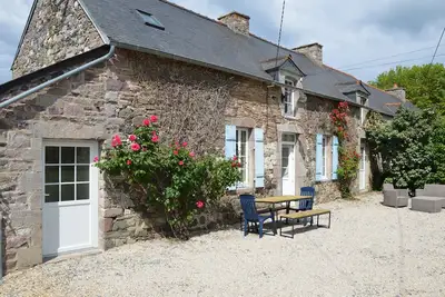 Image de Maison typique, 9 personnes, 5 km plages de sable fin, jardin clos, barbecue