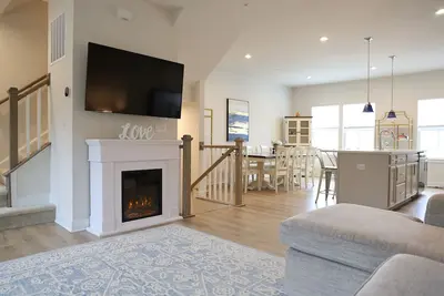 Image de Stunning 4br Luxury Townhome;Resort-Style Living w/Pools, Gym & close to Beaches