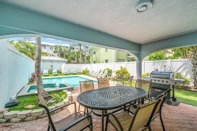 Image de 5 bed Home W/ Private Pool on Siesta Key!