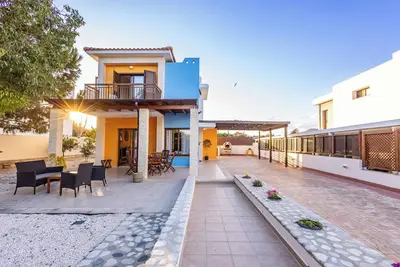 Image de Villa Joan - 2 Bedroom Villa Steps Away From The Beach