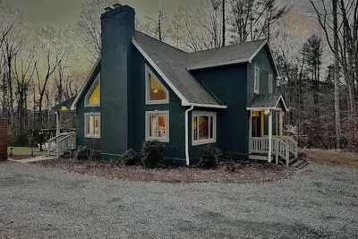 Image de Pickleball | Sleeps 14 | 151 Brew Trail | Firepit