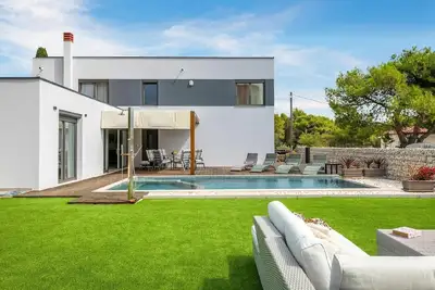 Image de Maison de vacances pour 8 personnes env. 205 qmà Medulin, Istrie (Côte sud de l'Istrie)