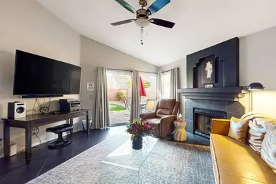 Image de Charming Family Retreat in Phoenix: Cozy Comfort, Fun Amenities, Good Location