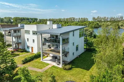 Image de *New* Bauhinia House: Spa Access and Lakeside Home
