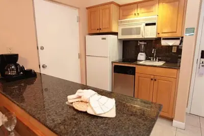 Image de 1-bedroom resort with WiFi, Ac in superb Palm Beach Shores