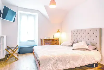 Image de Maison Louis le tonnelier, Espace détente avec Sauna + Extérieur & Babyfoot