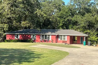 Image de spacious 5 bedroom home