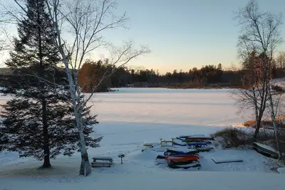 Image de Serene 1-bed cottage + Loft in Whitefield Ski, Sled, Hike Cannon Bretton Woods