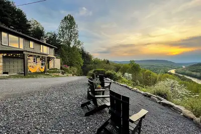 Image de + the Lodge+ @ Camp Potomac Peak