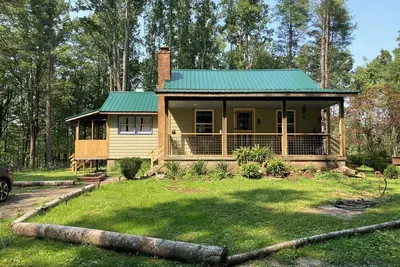 Image de Finn’s Folly: a Private Cabin right off the Parkway