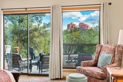 Image de Red Rock Creek Access with Cathedral Views!