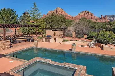 Image de Myrinn-Family Getaway|Private Pool |Red Rock Views