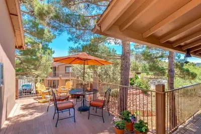 Image de La Casa De Camilla: Colorful Retreat in Red Rocks